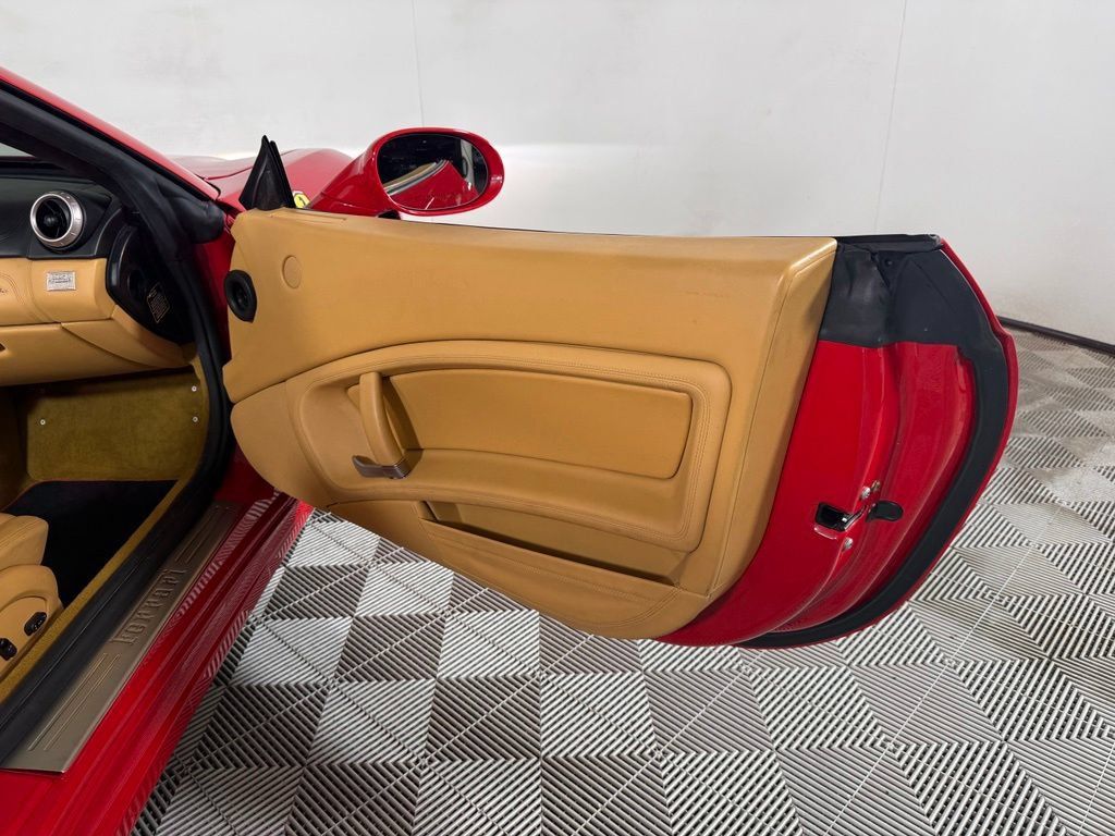 Used 2010 Ferrari California RWD image 24
