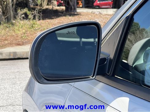 Used 2018 Jeep Compass Latitude image 30