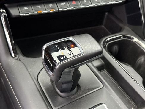 Used 2022 GMC Sierra 1500 AT4X image 12