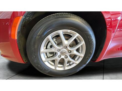 Used 2025 Chrysler Pacifica Select image 21