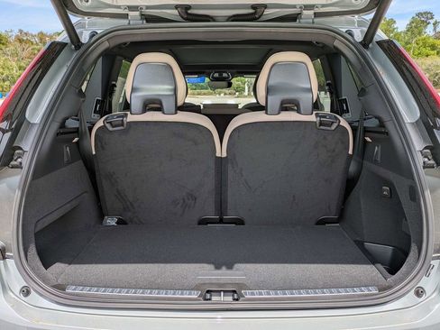 New 2026 Volvo XC90 B5 Core image 13