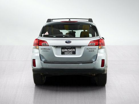 Used 2014 Subaru Outback 3.6R Limited AWD/4WD image 4