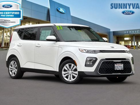 Used 2021 Kia Soul LX image 1