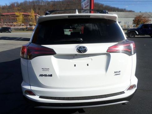 Used 2018 Toyota RAV4 XLE image 5