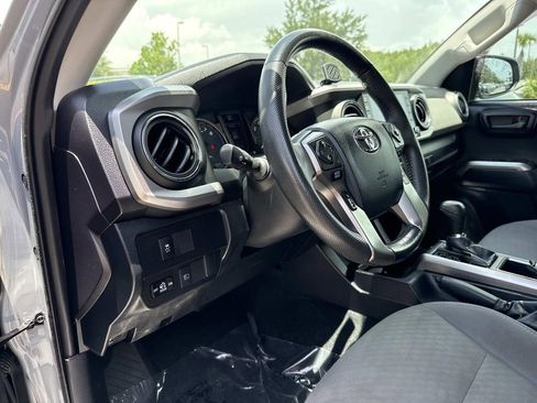 Used 2020 Toyota Tacoma SR5 w/ SR5 Appearance Package (SM) RWD image 26