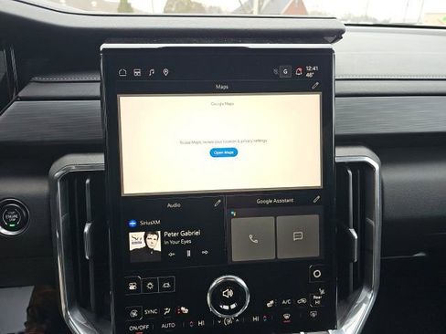 Used 2025 GMC Acadia Elevation image 23