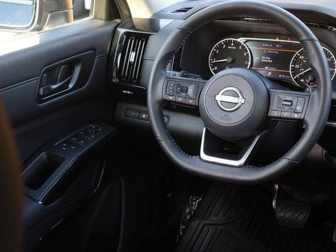 Certified 2025 Nissan Pathfinder SV w/ SV Premium Package FWD image 26
