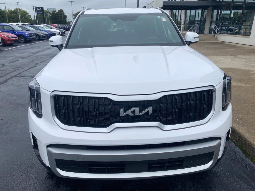 Used 2024 Kia Telluride EX AWD/4WD image 3