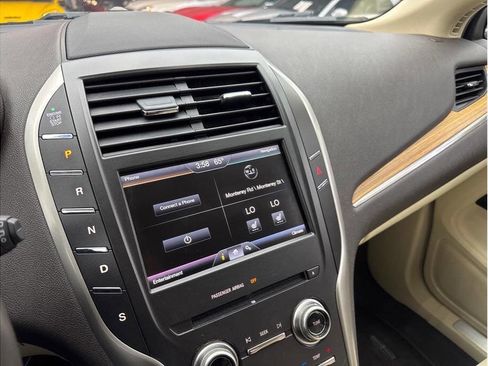 Used 2015 Lincoln MKC FWD w/ Equipment Group 101A Select image 12