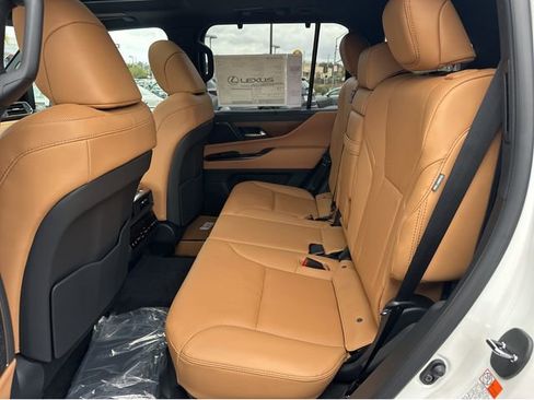 New 2026 Lexus LX 600 4WD w/ Luxury Package image 18