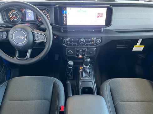 Used 2024 Jeep Gladiator Sport image 10