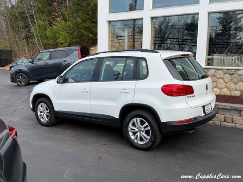 Used 2017 Volkswagen Tiguan S image 3