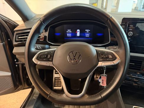 Used 2025 Volkswagen Jetta Sport FWD image 27