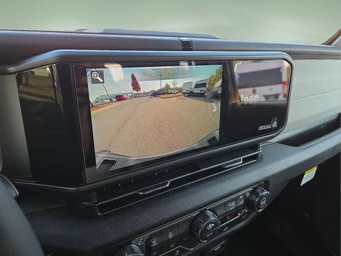 New 2026 Jeep Gladiator Willys AWD/4WD image 17