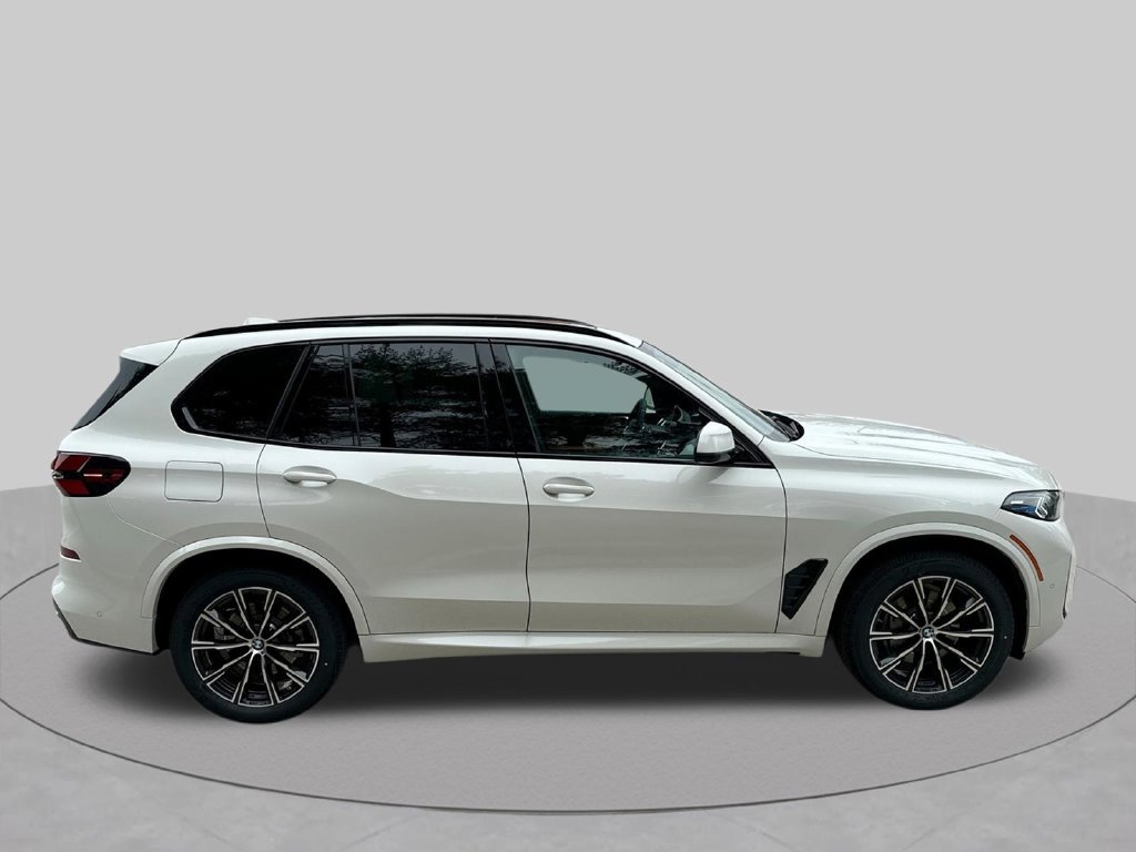 Used 2026 BMW X5 xDrive40i w/ M Sport Package AWD/4WD image 10