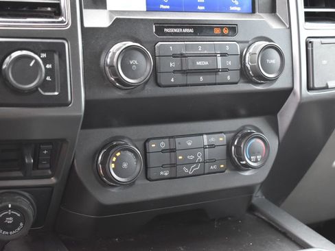 Used 2022 Ford F350 XLT w/ FX4 Off-Road Package AWD/4WD image 13