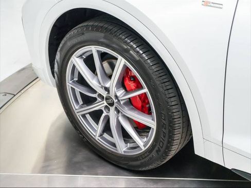 Used 2024 Audi Q5 e Premium Plus w/ Premium Plus Package AWD/4WD image 13