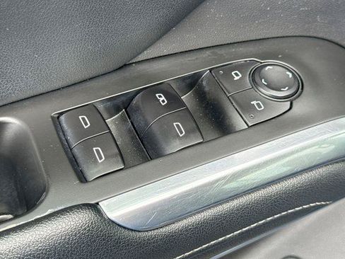 Used 2024 Chevrolet Traverse LT FWD image 15