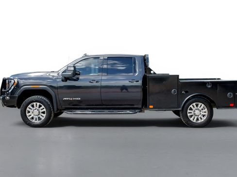 Used 2020 GMC Sierra 3500 AT4 w/ Technology Package AWD/4WD image 9