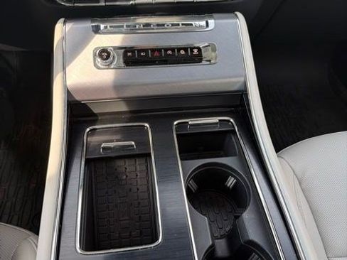 Used 2025 Lincoln Aviator 2WD image 39