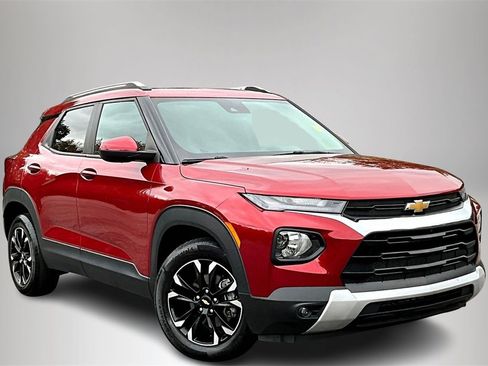 Certified 2021 Chevrolet TrailBlazer LT w/ Driver Confidence Package image 1