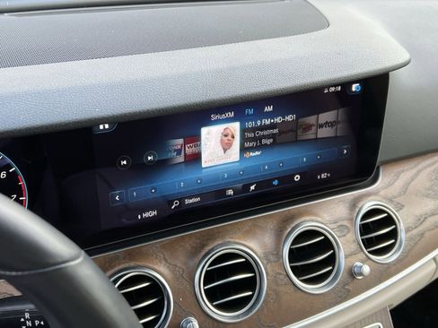 Certified 2021 Mercedes-Benz E 350 4MATIC Sedan image 16