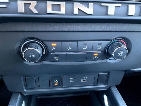 Used 2025 Nissan Frontier SV image 49