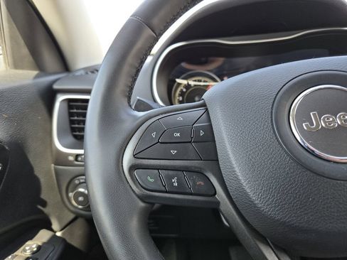 Used 2022 Jeep Cherokee Trailhawk w/ Sound & Nav Group AWD/4WD image 27