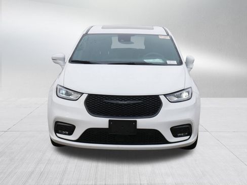 Used 2022 Chrysler Pacifica Limited w/ S Appearance Package image 2