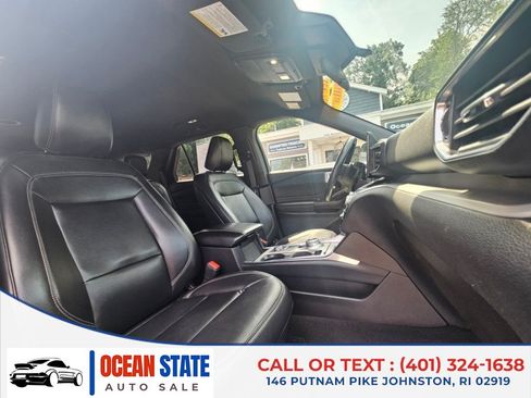 Used 2020 Ford Explorer XLT w/ Equipment Group 202A AWD/4WD image 12