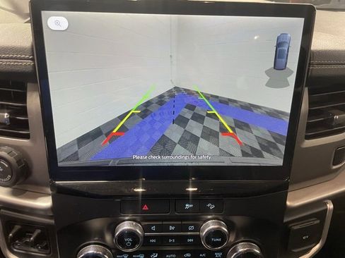 Used 2022 Ford Expedition XLT image 5