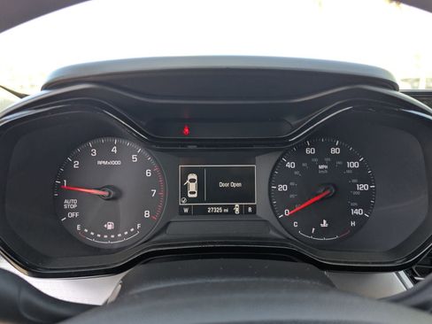 Used 2025 Chevrolet Trax LS FWD image 29