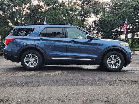 Used 2020 Ford Explorer XLT w/ Equipment Group 202A image 7