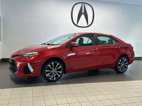 Used 2017 Toyota Corolla SE w/ Carpet Mat Package (TMS) FWD image 2
