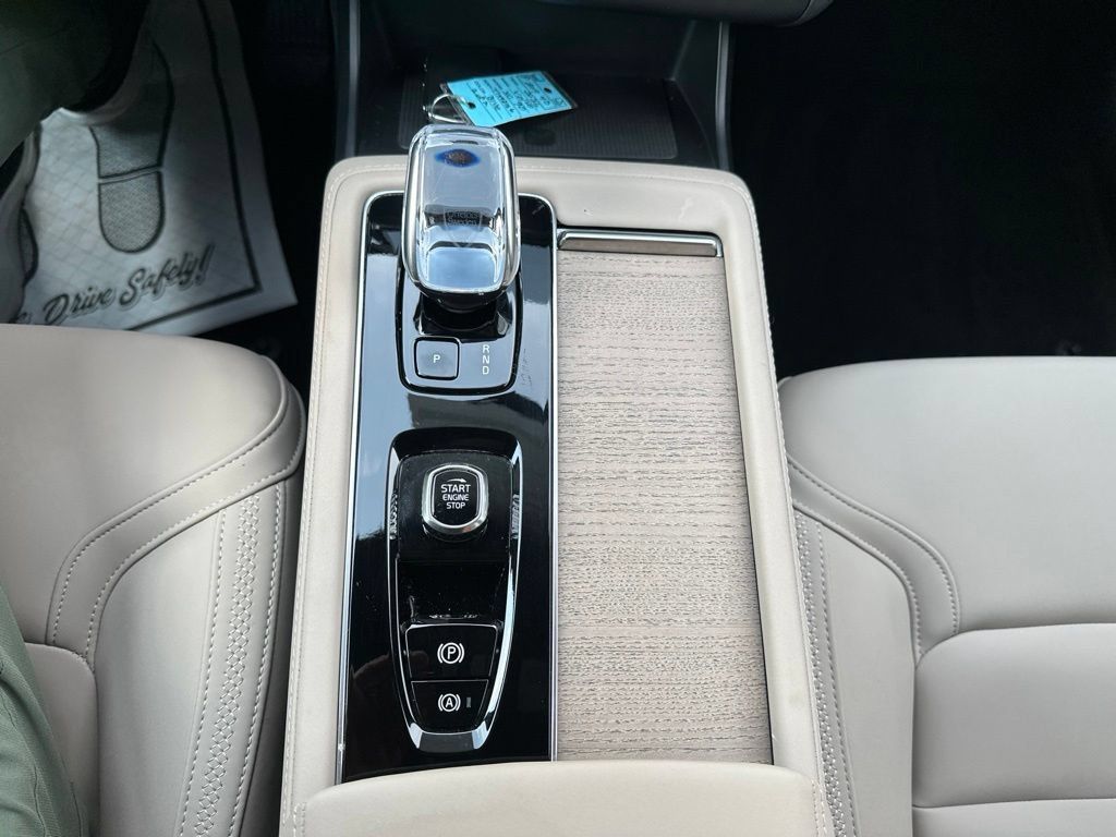 Certified 2026 Volvo XC90 B6 Plus AWD/4WD image 34