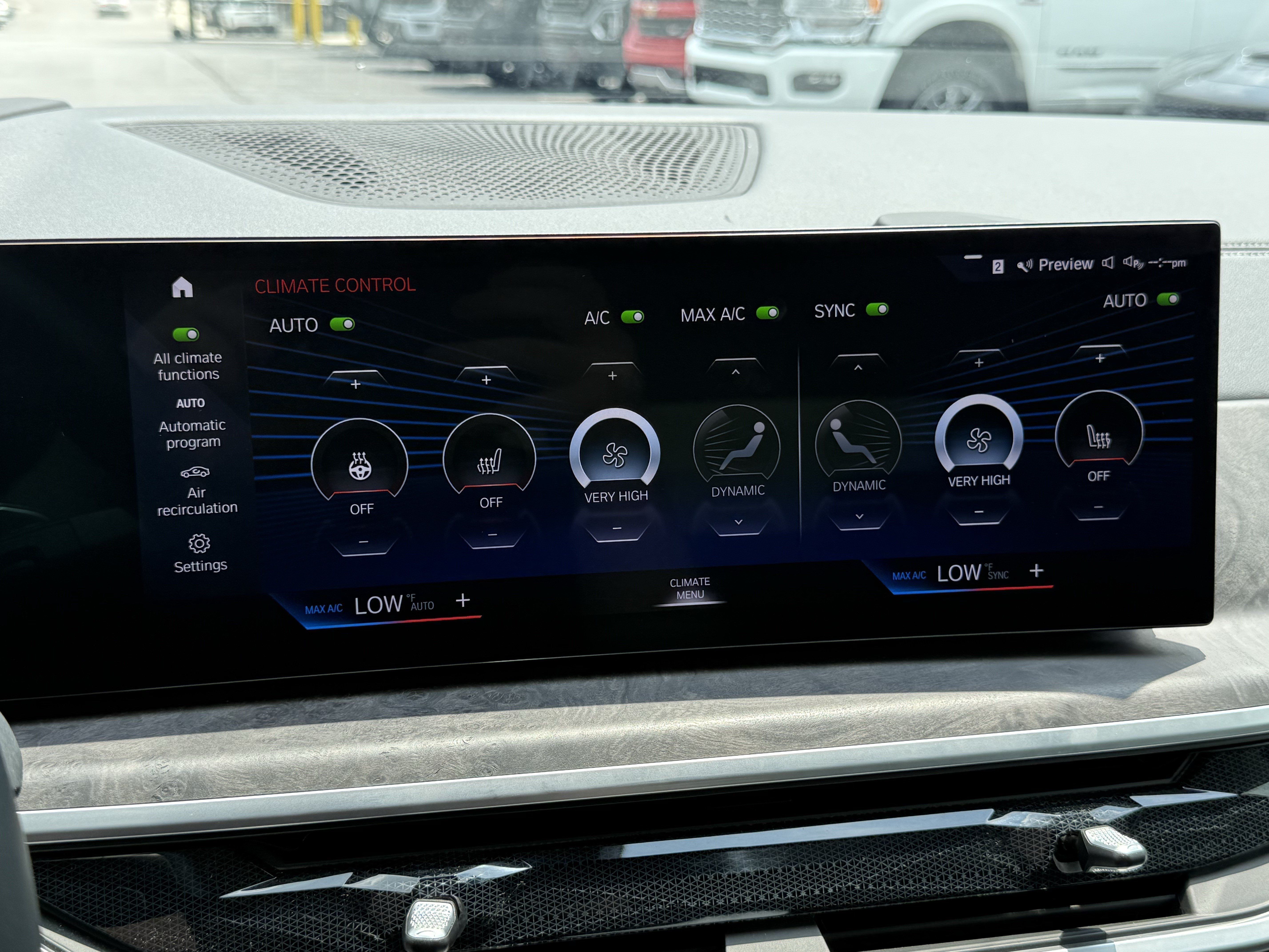 Used 2023 BMW X7 xDrive40i w/ Premium Package AWD/4WD image 32