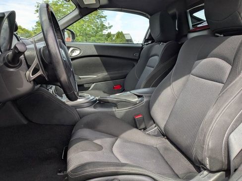 Used 2011 Nissan 370Z image 17