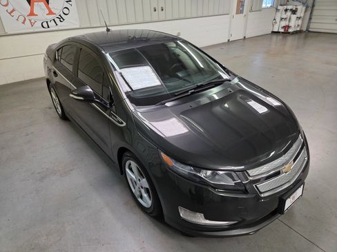 Used 2014 Chevrolet Volt Premium w/ Premium Trim Package FWD image 16
