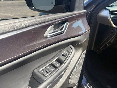 Used 2022 Jeep Grand Cherokee Altitude image 11