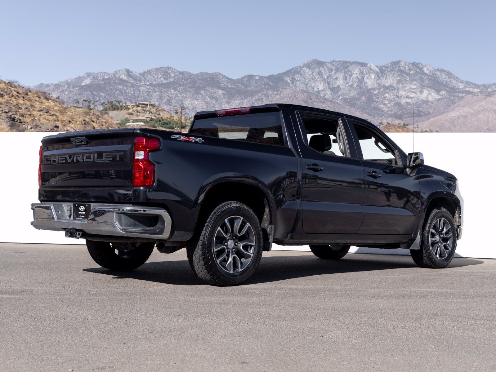 Used 2023 Chevrolet Silverado 1500 LT w/ Protection Package AWD/4WD image 7