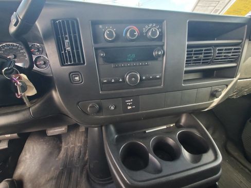 Used 2011 Chevrolet Express 2500 2500 3dr Cargo Van w/ 1WT image 16