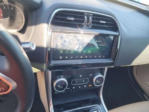 Used 2020 Jaguar XE S image 6