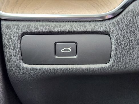 New 2026 Volvo XC60 B5 Core image 11