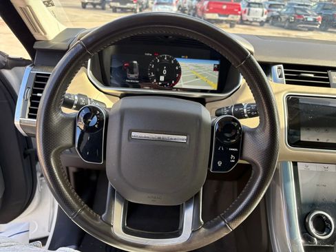 Used 2018 Land Rover Range Rover Sport HSE image 21
