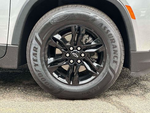 Used 2023 Chevrolet Traverse LT w/ Midnight/Sport Edition AWD/4WD image 7