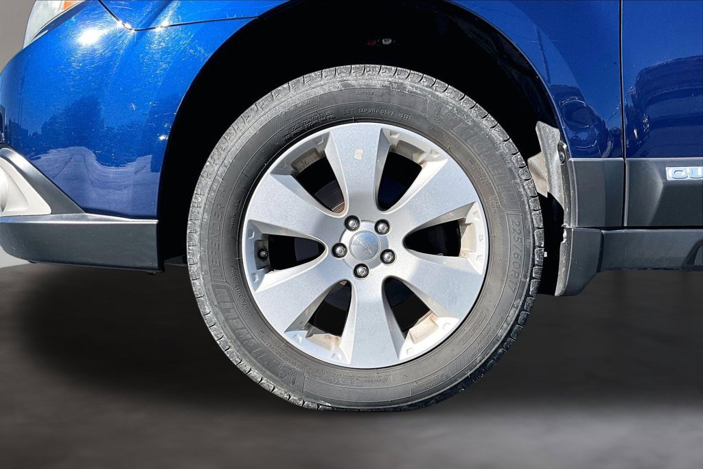 Used 2011 Subaru Outback 2.5i Limited AWD/4WD image 9