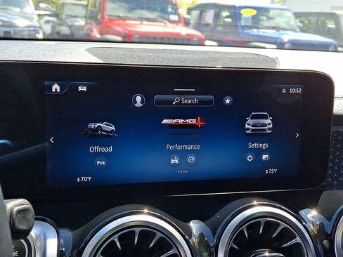 Used 2024 Mercedes-Benz GLB 35 AMG 4MATIC image 28