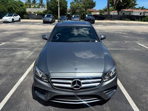 Used 2018 Mercedes-Benz E 400 4MATIC Sedan image 10