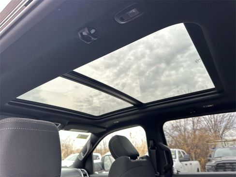 New 2026 RAM 1500 4x4 Crew Cab image 10