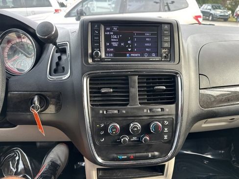 Used 2019 Dodge Grand Caravan SE image 15